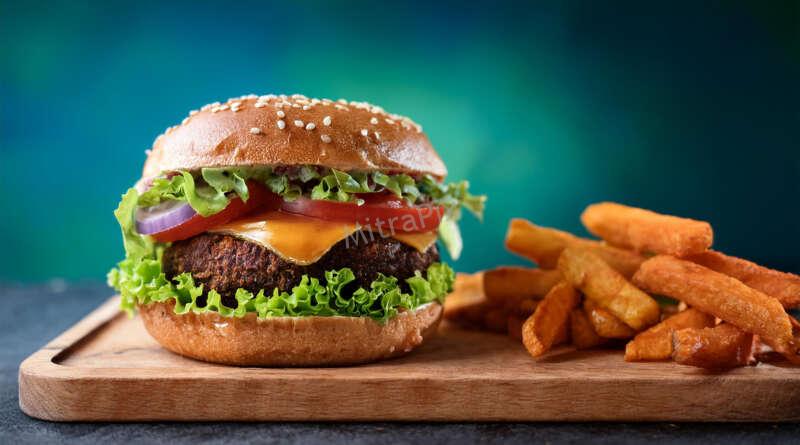Delicious Plant-Based Burger with Fresh Vegetables
